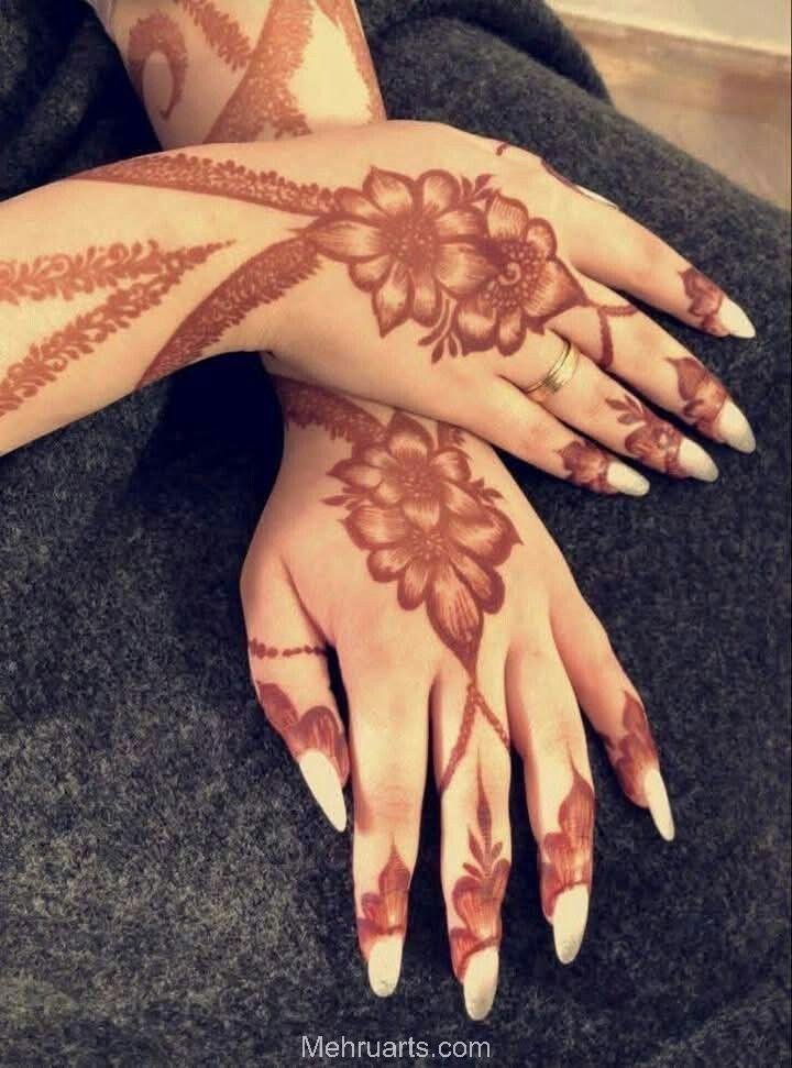 simple and beautiful mehndi design