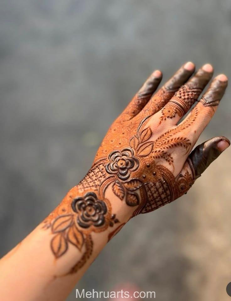 Simple mehndi design 