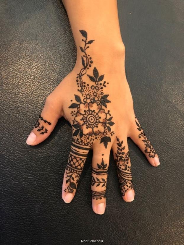 Simple Mehndi designs for back hands