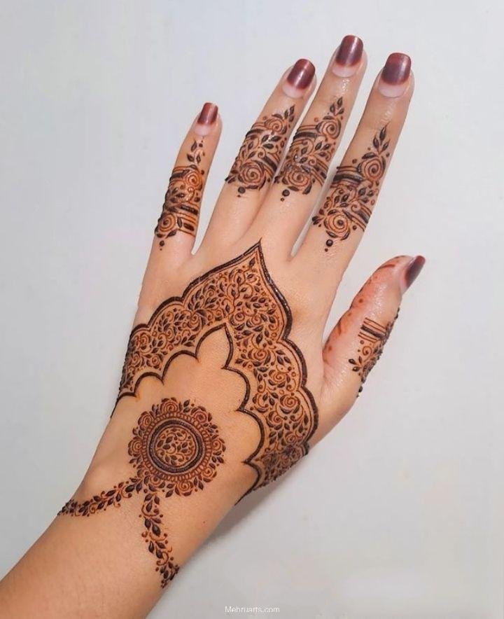 Simple Mehndi designs for back hands