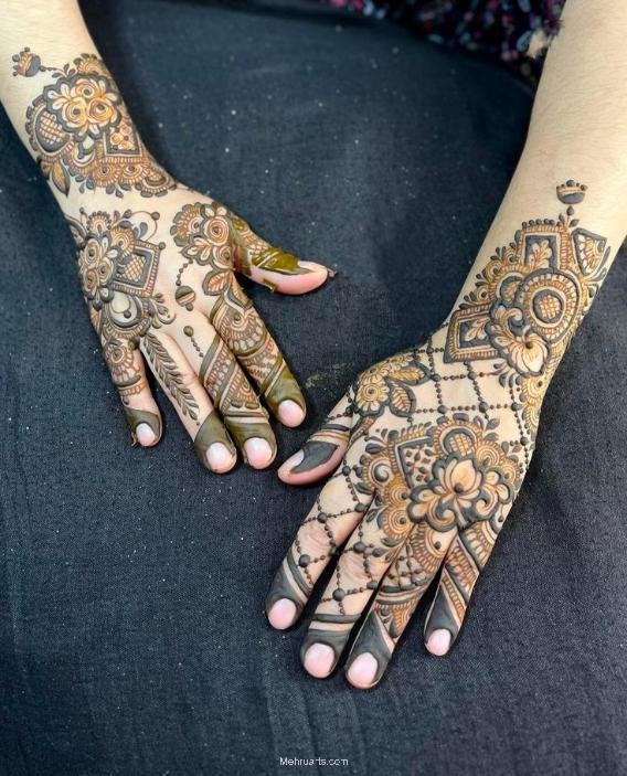 Simple Mehndi designs for back hands