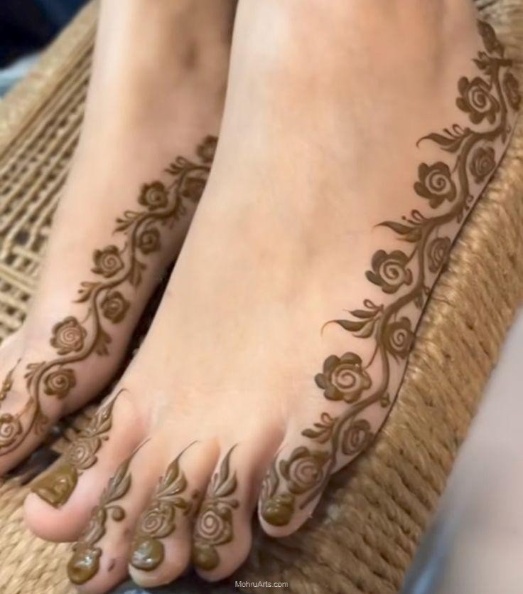 Simple Mehndi Designs for Feet