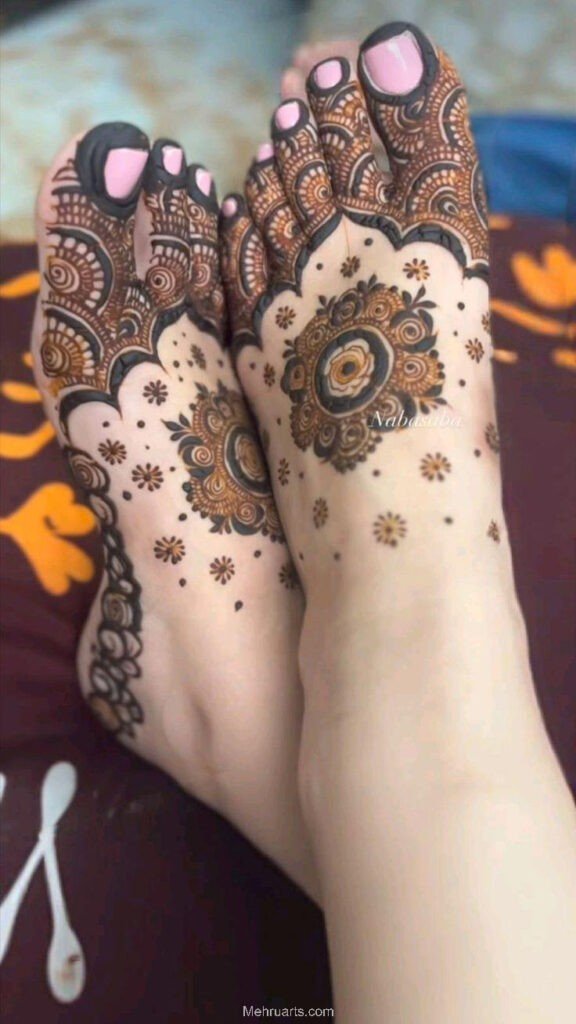 Simple Mehndi designs for feet!