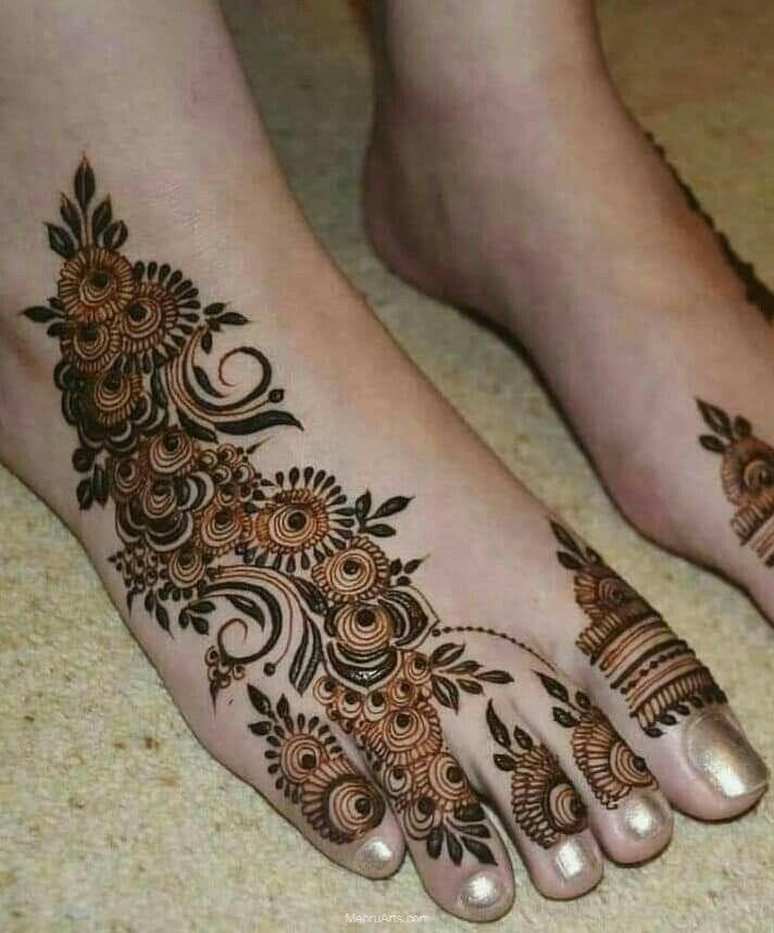 Simple Mehndi Designs for Feet