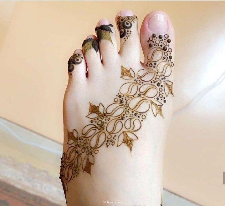 Simple Mehndi Designs for Feet