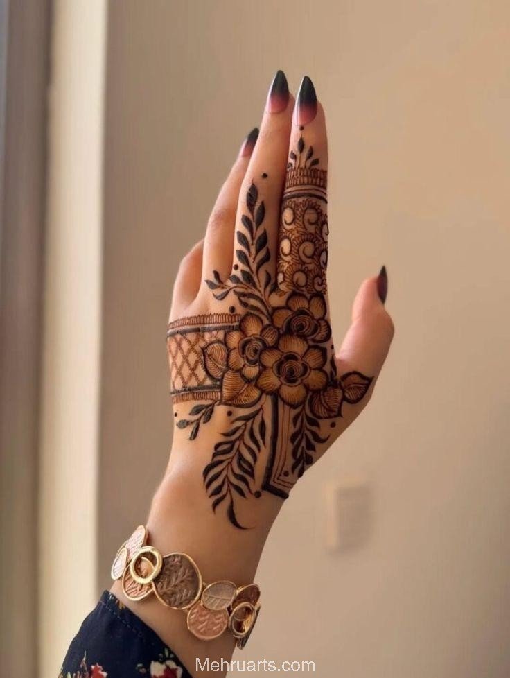Stylish back hand mehndi designs Stylish back hand mehndi designs