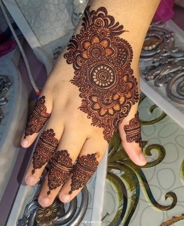 stylsih back hand mehndi designs stylsih back hand mehndi designs
