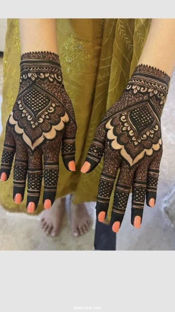 stylsih back hand mehndi designs stylish back hand mehndi designs