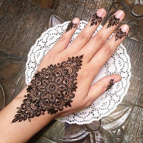stylsih back hand mehndi designs stylsih back hand mehndi designs