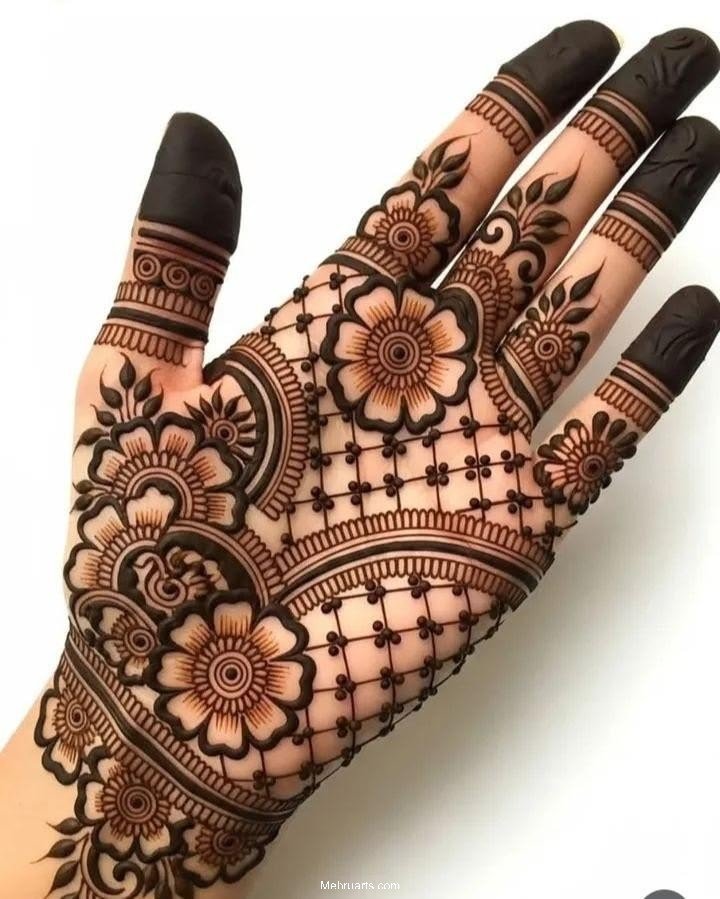 Simple Arabic Mehndi design