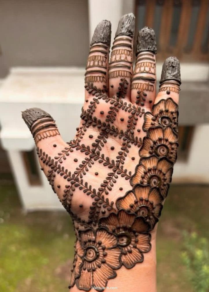 Simple Arabic Mehndi design